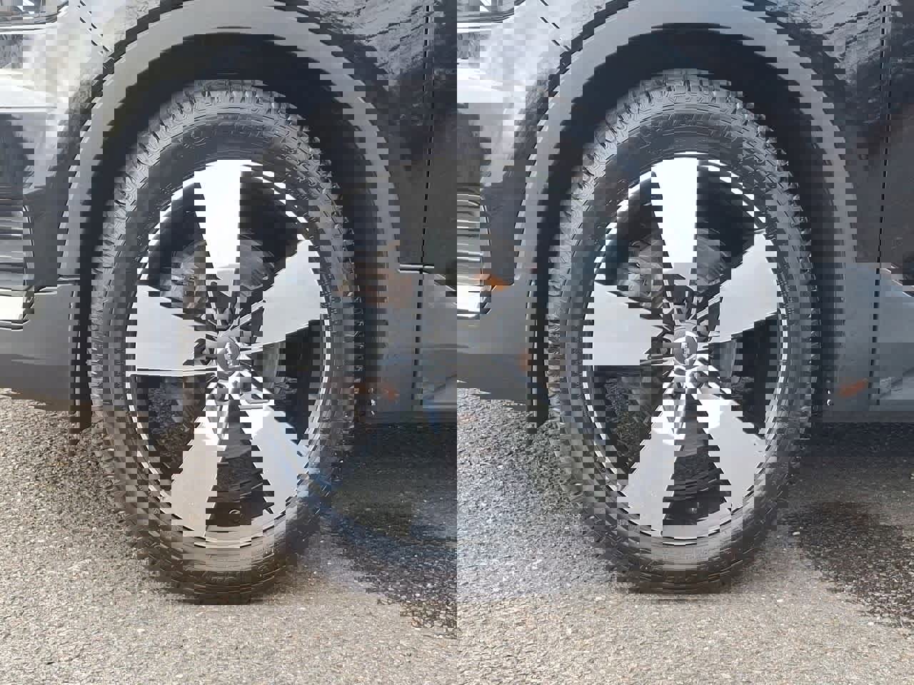 Used 2020 Volvo XC40 T5 Momentum image 29