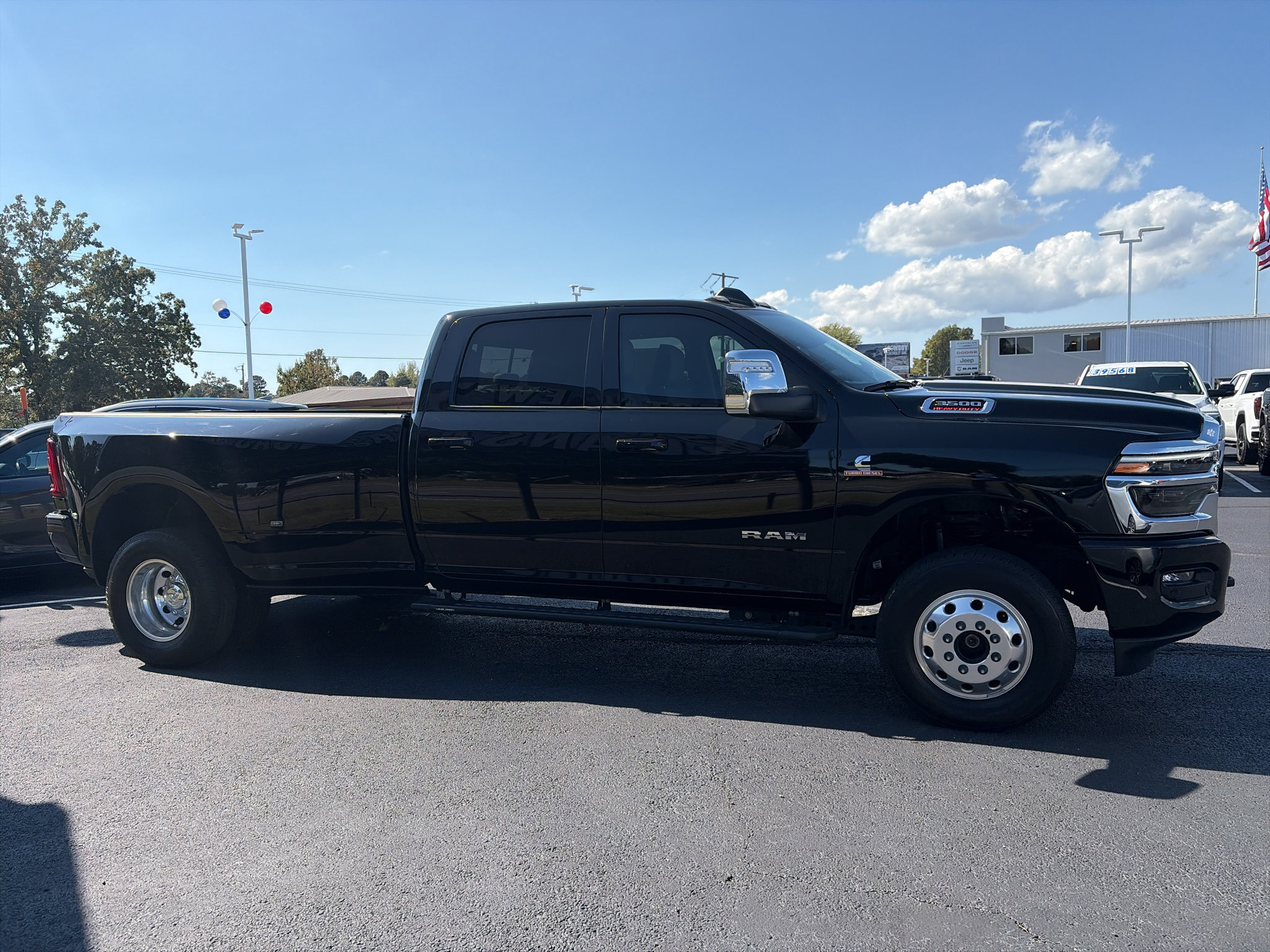 Used 2025 RAM 3500 Laramie AWD/4WD image 4