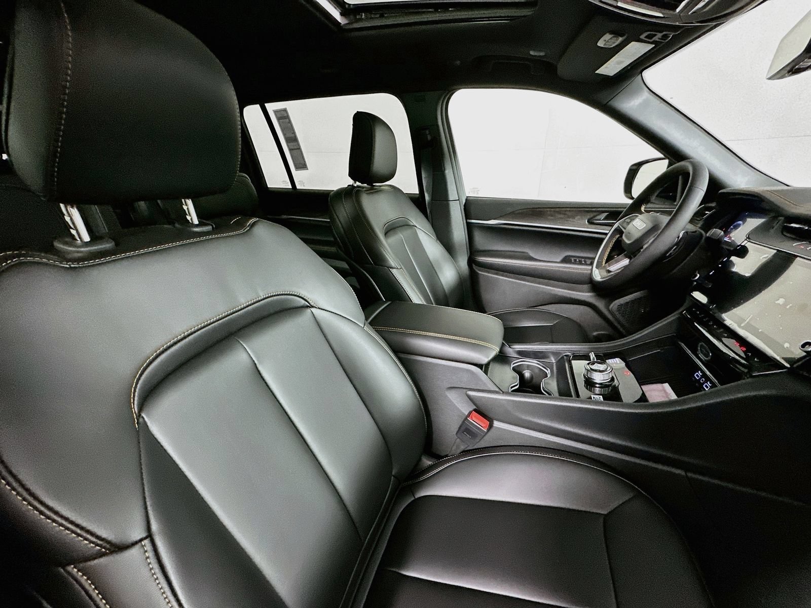 New 2026 Jeep Grand Cherokee L Limited AWD/4WD image 29
