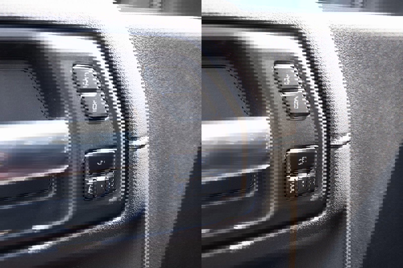 Used 2023 GMC Sierra 3500 Denali w/ Denali Black Diamond Edition image 17