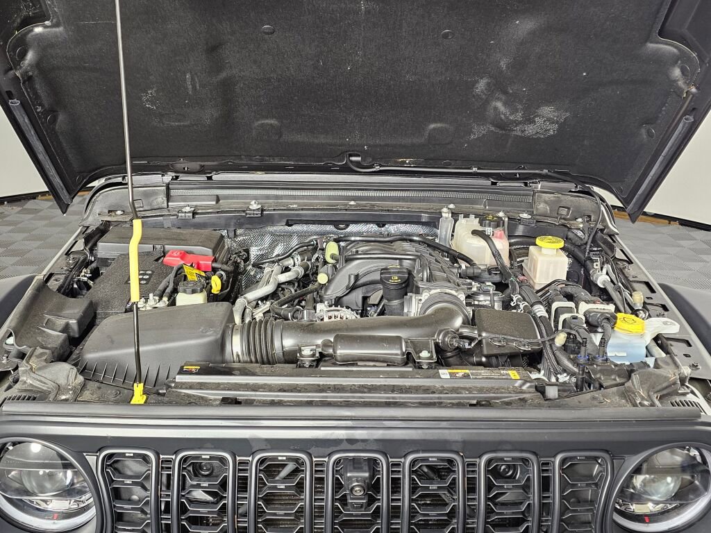 Used 2025 Jeep Gladiator Rubicon w/ Safety Group image 9