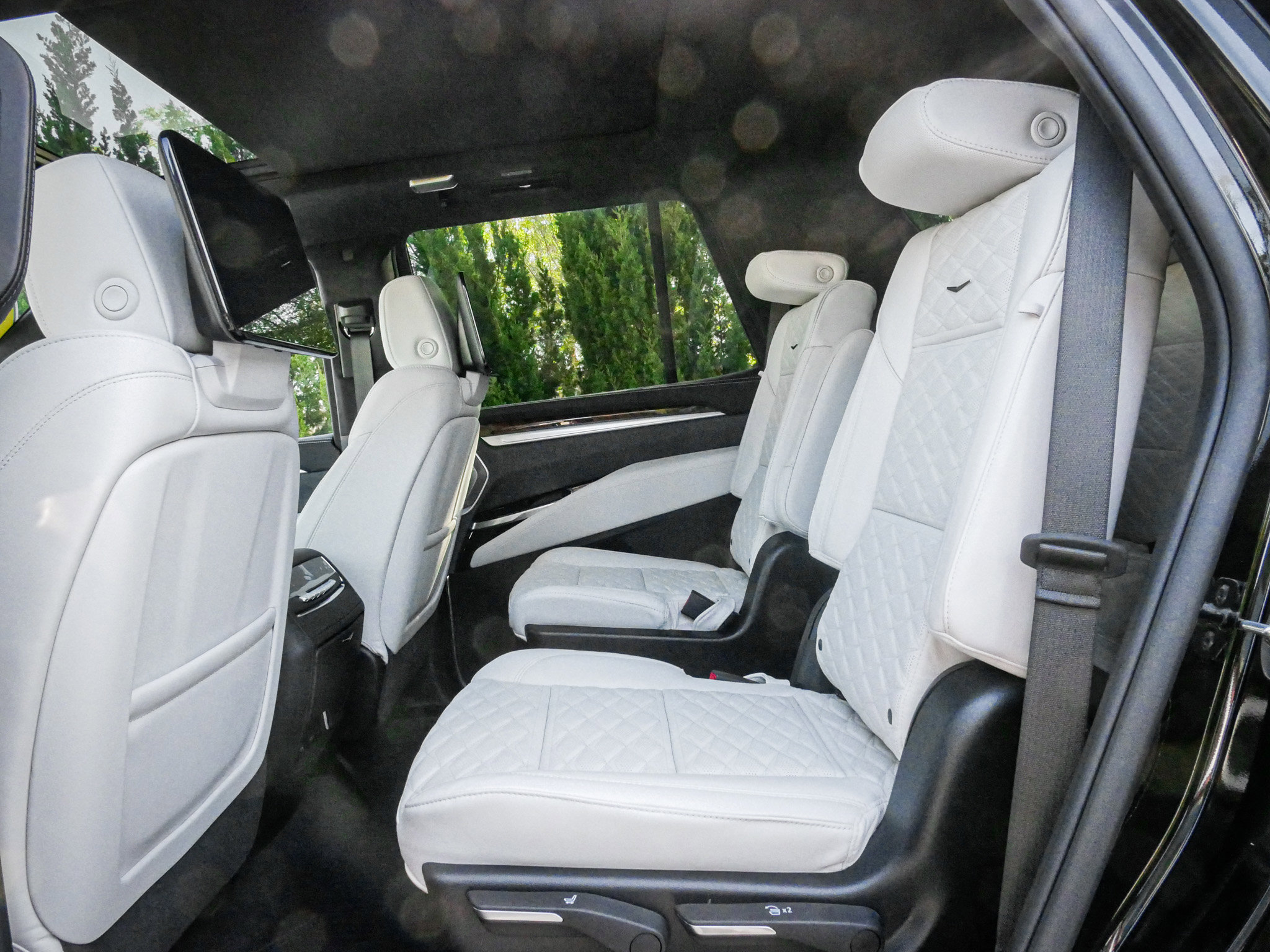 Used 2026 Cadillac Escalade Platinum Sport AWD/4WD image 32