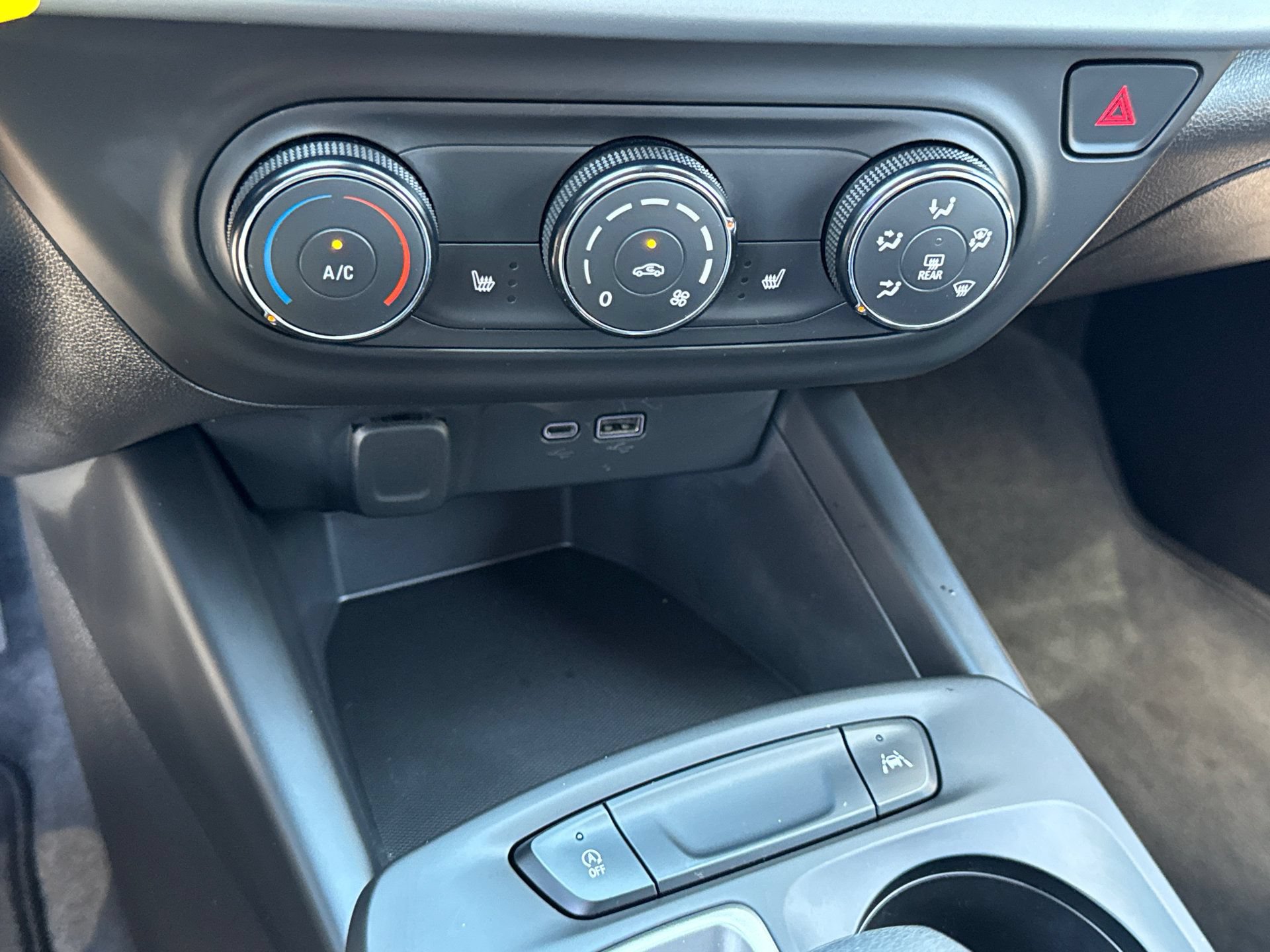Used 2024 Chevrolet Trax LS w/ LS Convenience Package FWD image 24