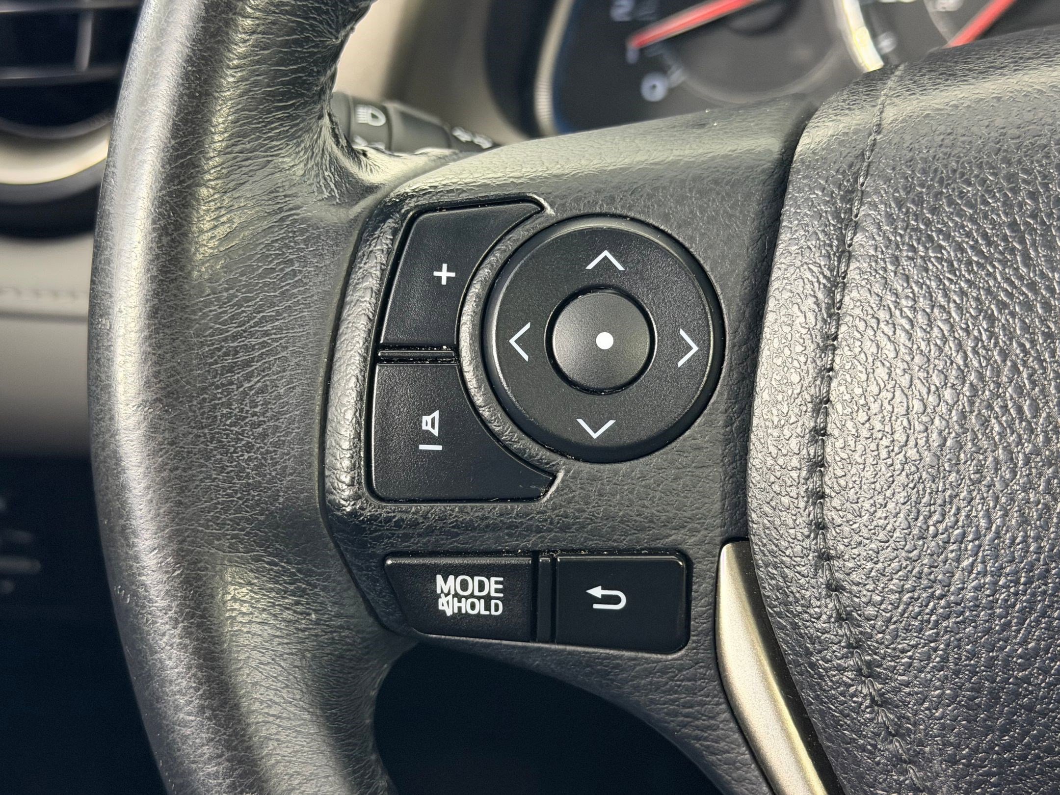 Used 2014 Toyota RAV4 Limited image 13