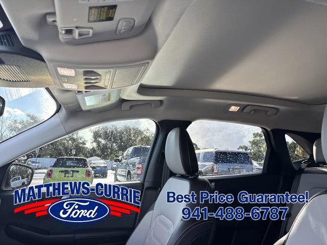 Used 2023 Ford Escape Platinum w/ Premium Technology Package FWD image 10