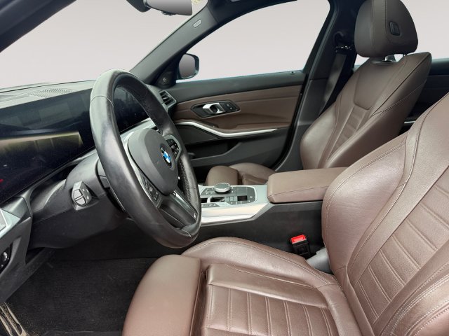 Used 2024 BMW 330i xDrive Sedan w/ M Sport Package AWD/4WD image 9