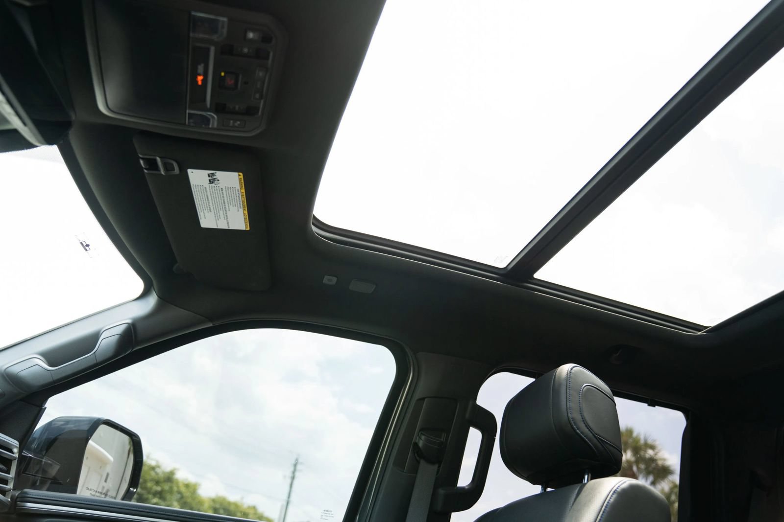 Used 2023 Toyota Tundra Platinum AWD/4WD image 36