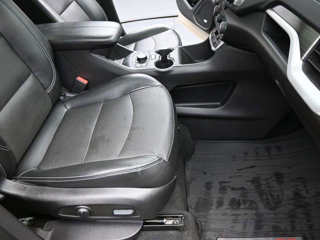 Used 2023 GMC Terrain SLT w/ Infotainment Package II image 26