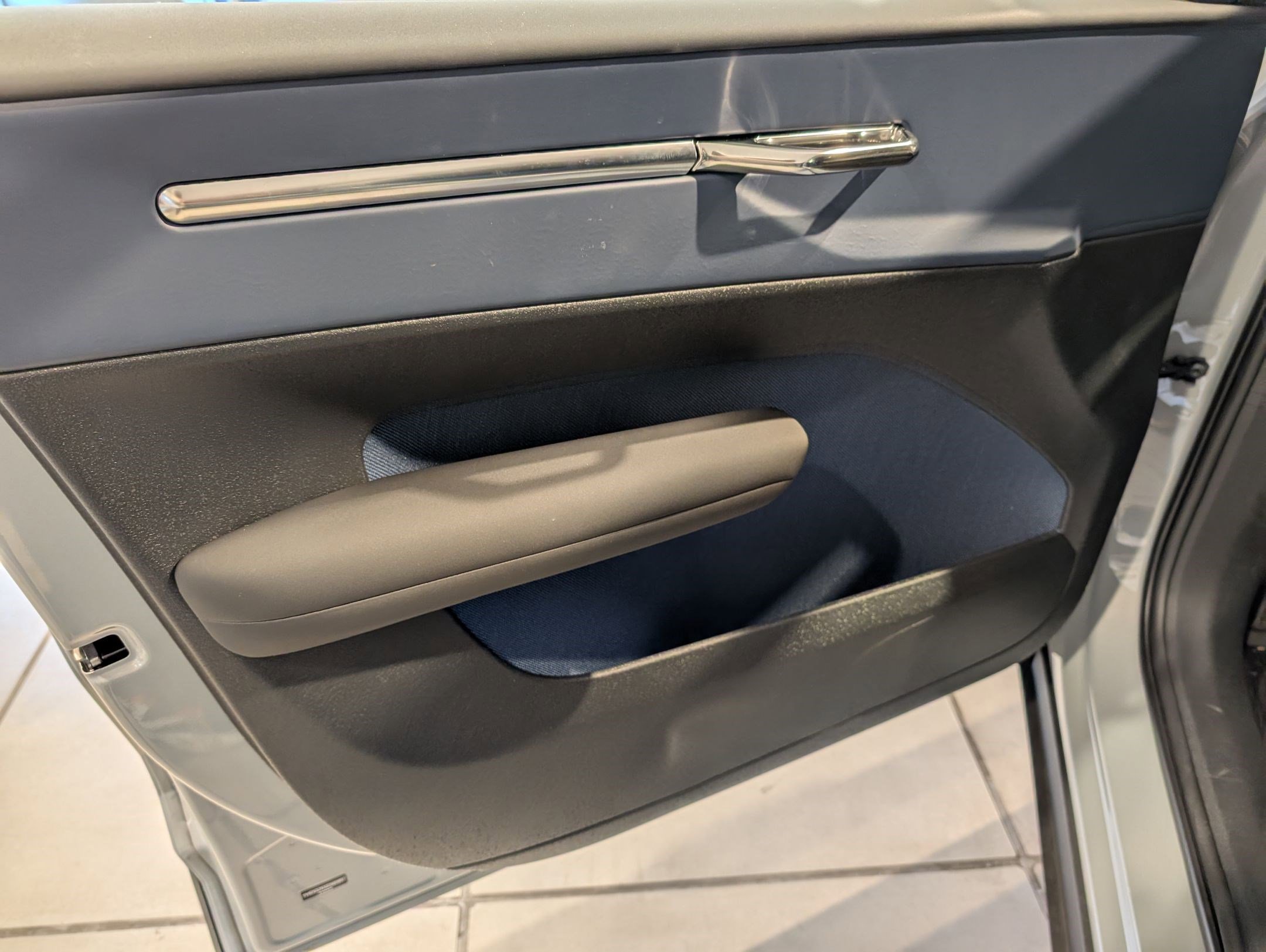 New 2025 Volvo EX30 Plus w/ Protection Package Premier image 5