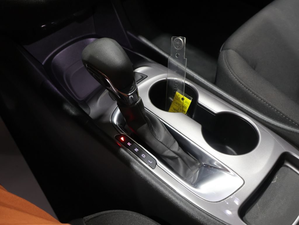 Used 2021 Chevrolet Malibu LS FWD image 26