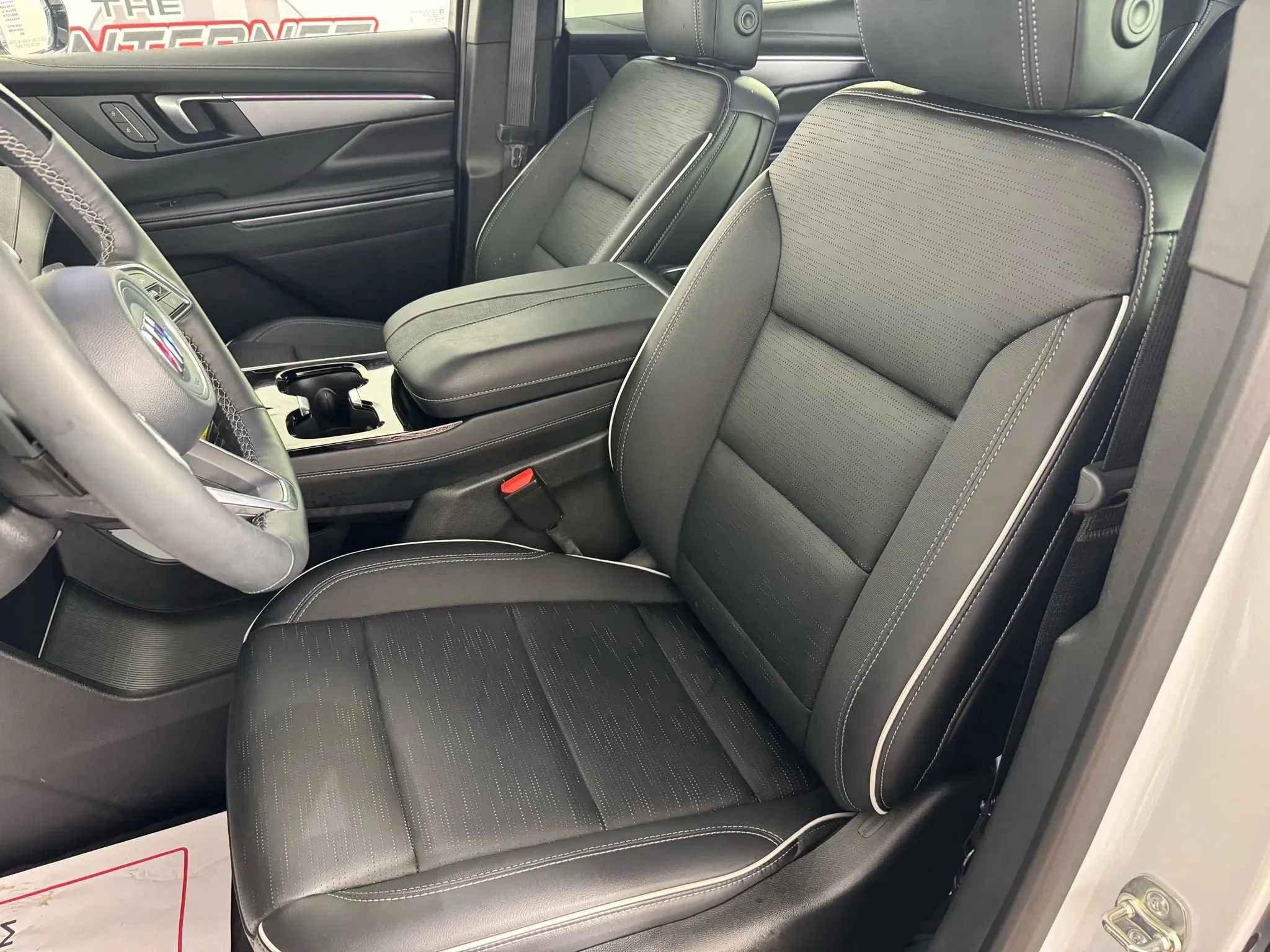 Used 2025 Buick Enclave Sport Touring w/ Super Cruise Package FWD image 29