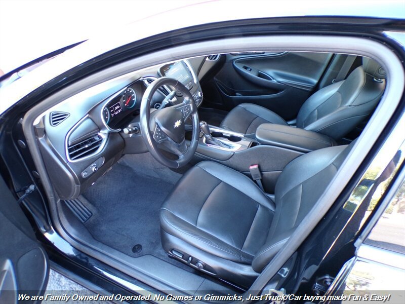 Used 2019 Chevrolet Malibu LT w/ Leather Package FWD image 14
