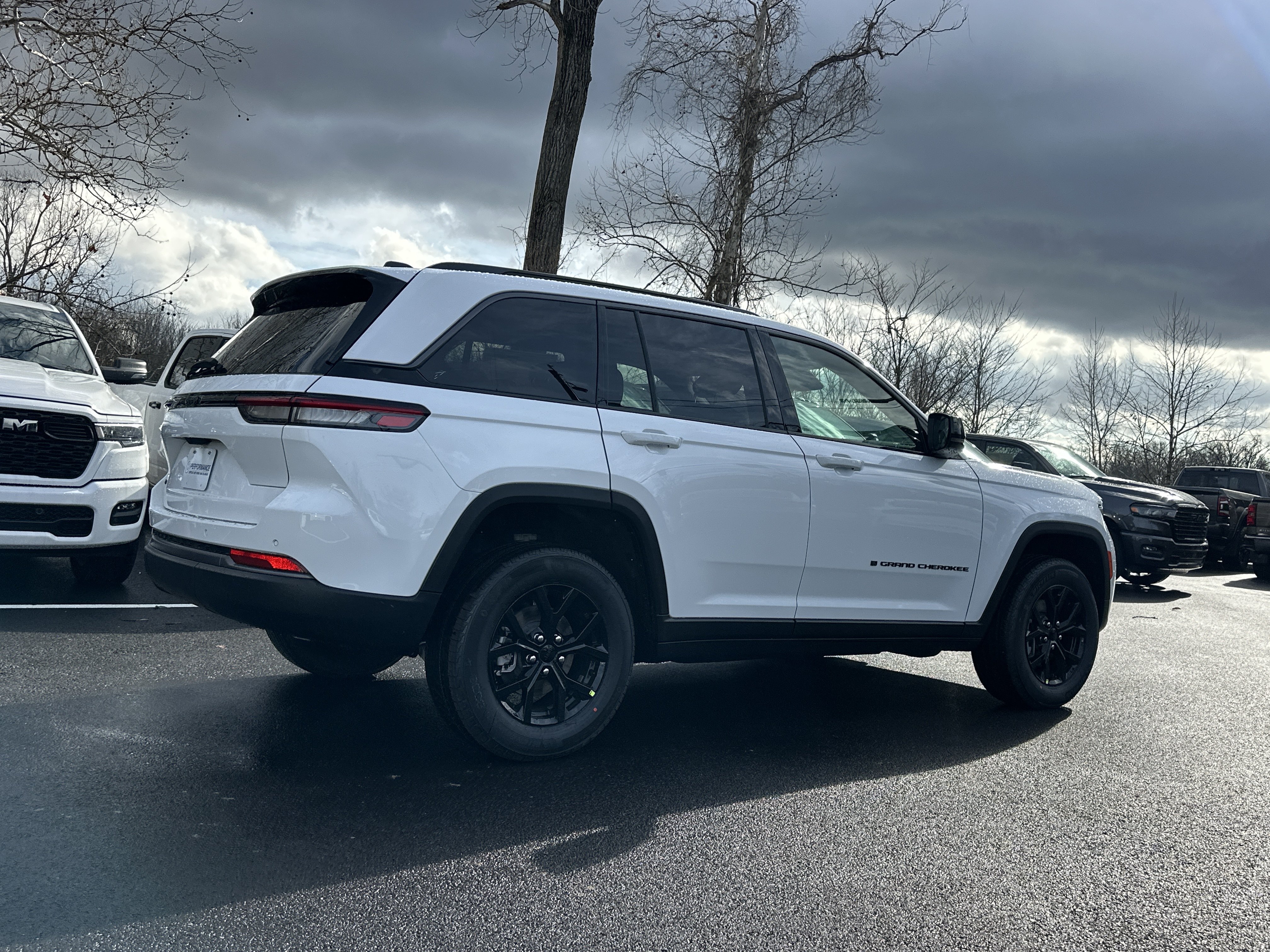 New 2026 Jeep Grand Cherokee Altitude AWD/4WD image 19