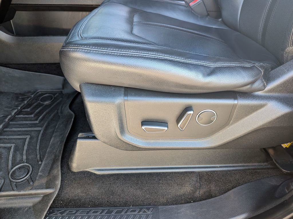 Used 2018 Ford Expedition Limited w/ Equipment Group 302A image 10
