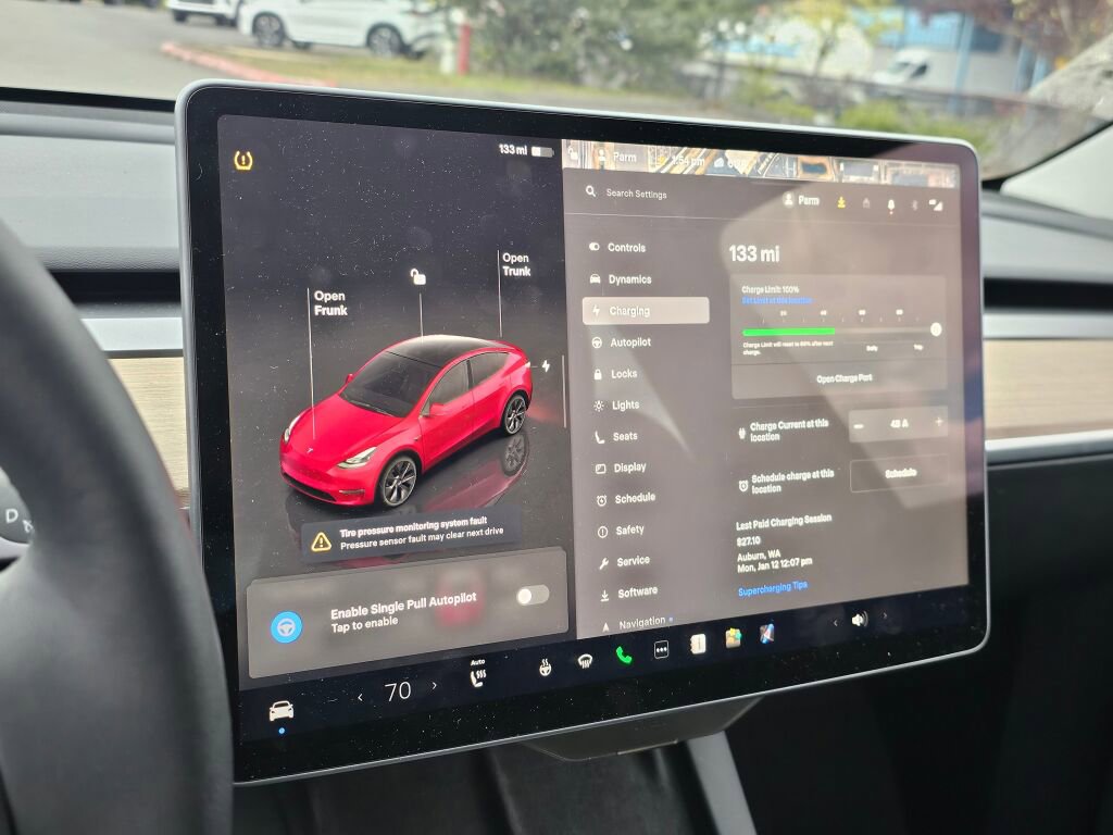 Used 2024 Tesla Model Y Long Range RWD image 32