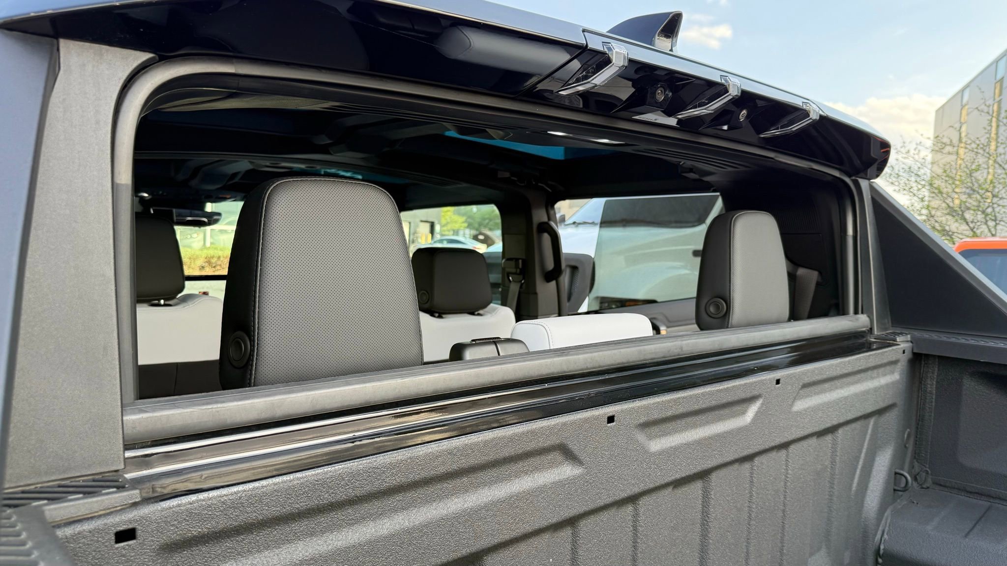 Used 2024 GMC Hummer EV 3X w/ Omega Edition AWD/4WD image 59