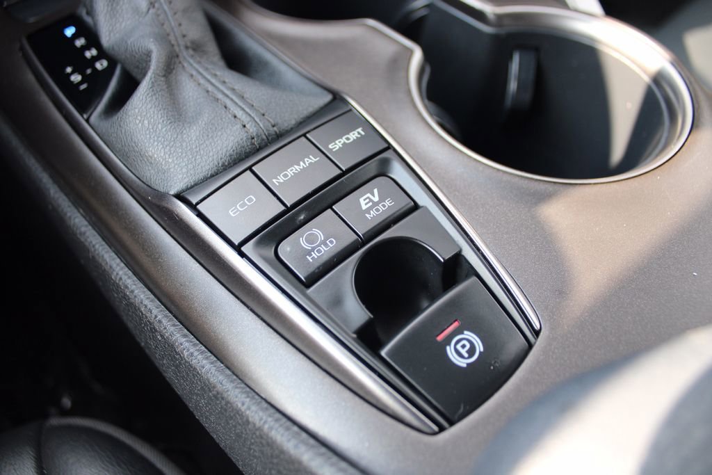 Used 2022 Toyota Camry SE image 20