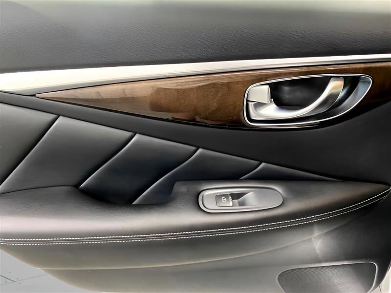 Used 2019 INFINITI Q50 Luxe w/ Essential Package (3.0T Luxe) image 23