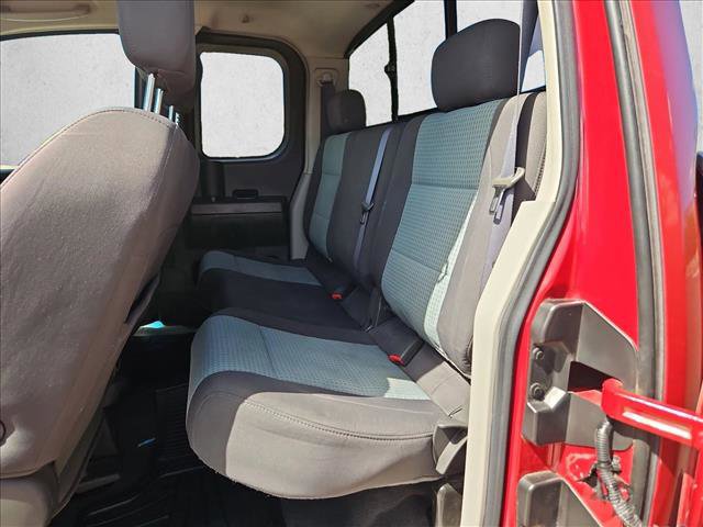 Used 2004 Nissan Titan SE w/ (Pop) Se Popular Pkg W/Bench AWD/4WD image 16