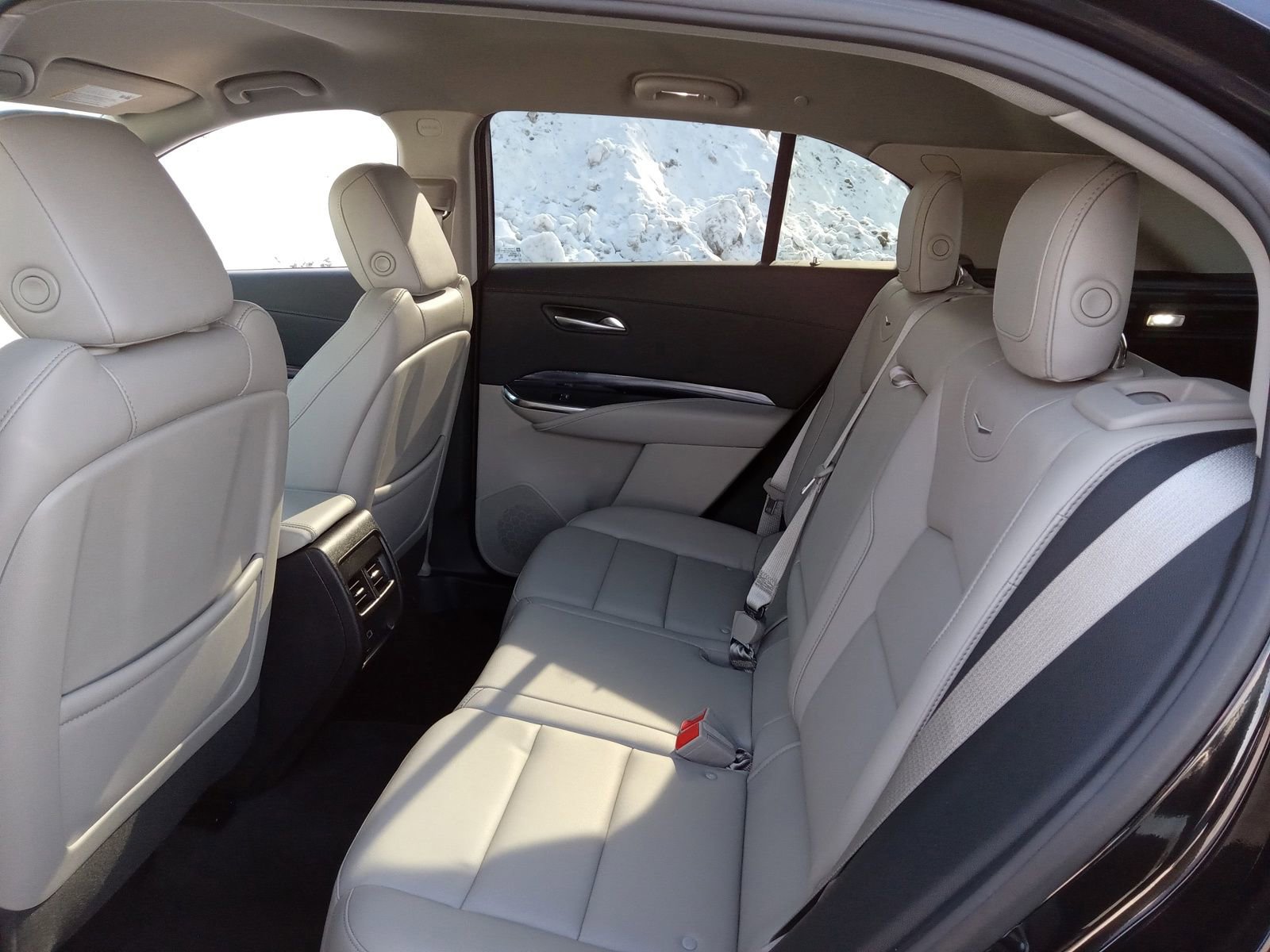 Used 2023 Cadillac XT4 Luxury image 21