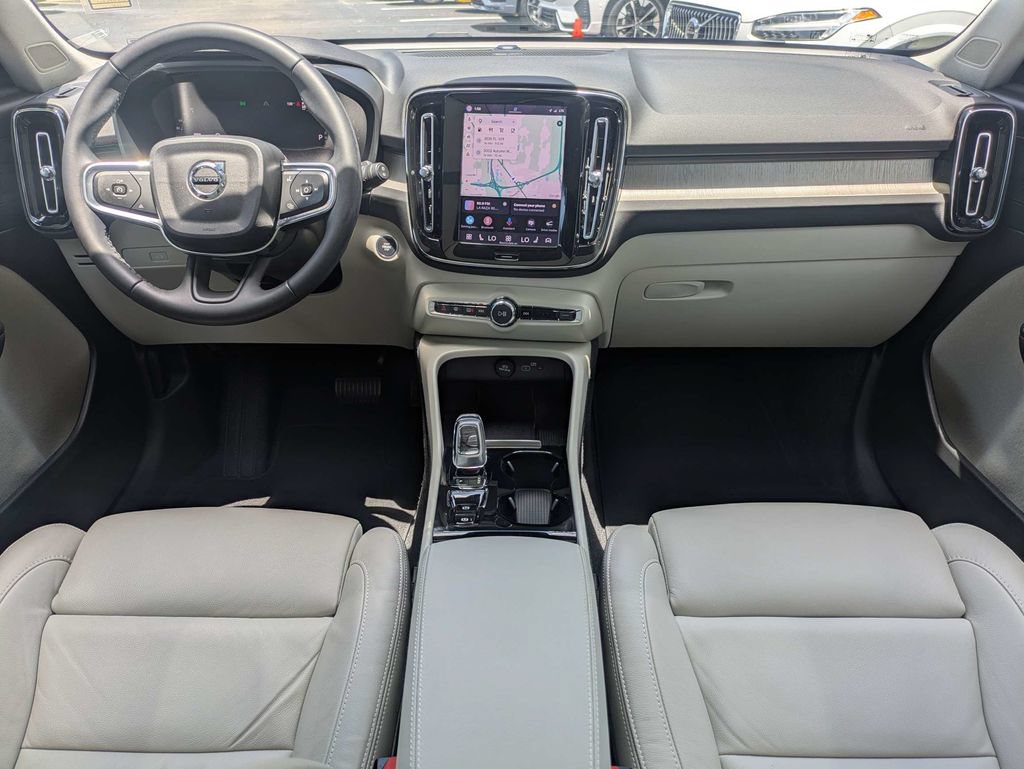 Certified 2023 Volvo XC40 B5 Plus w/ Protection Package Premier AWD/4WD image 18