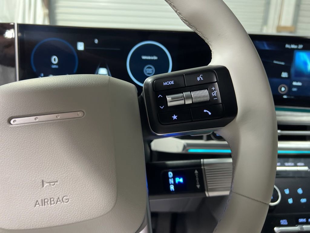 Used 2025 Hyundai Santa Fe Limited image 25