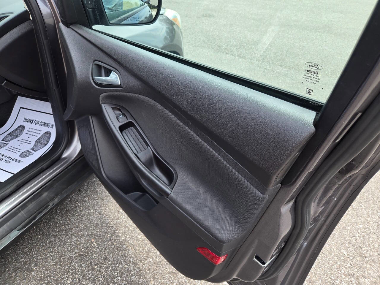 Used 2014 Ford Focus SE w/ SE Sport Package image 24