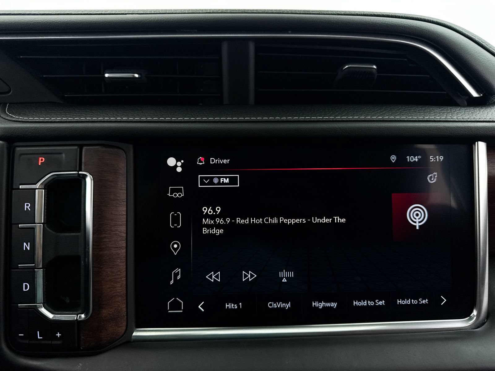 Used 2024 GMC Yukon Denali Ultimate AWD/4WD image 6