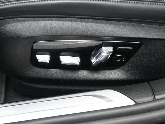 Used 2022 BMW 740i xDrive w/ M Sport Package image 20