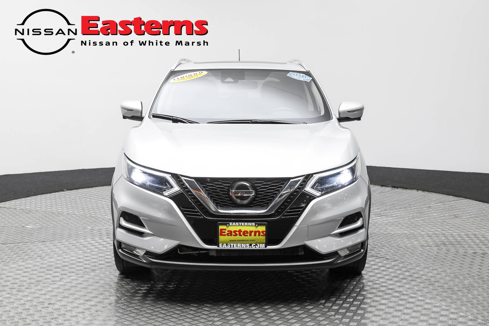 Used 2022 Nissan Rogue Sport SL w/ Premium Package AWD/4WD image 2