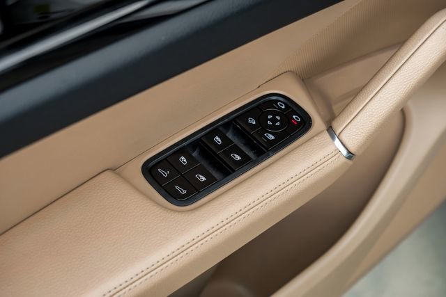 Used 2019 Porsche Cayenne AWD/4WD image 57