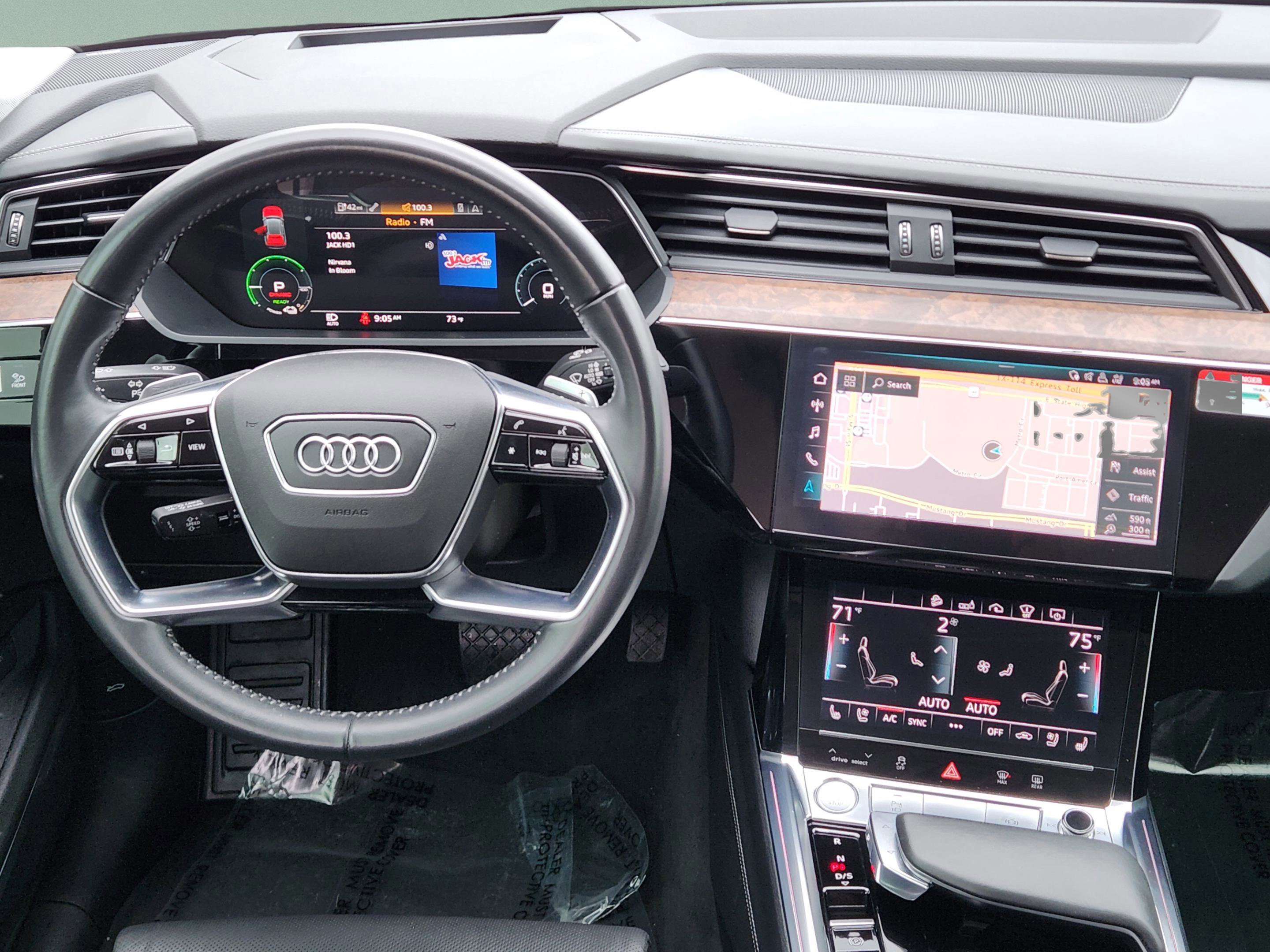 Used 2019 Audi e-tron Prestige w/ Prestige Package image 23