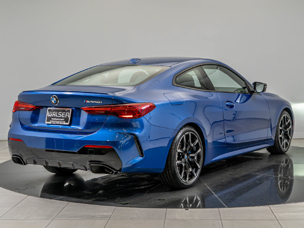 Used 2026 BMW M440i Coupe RWD image 10