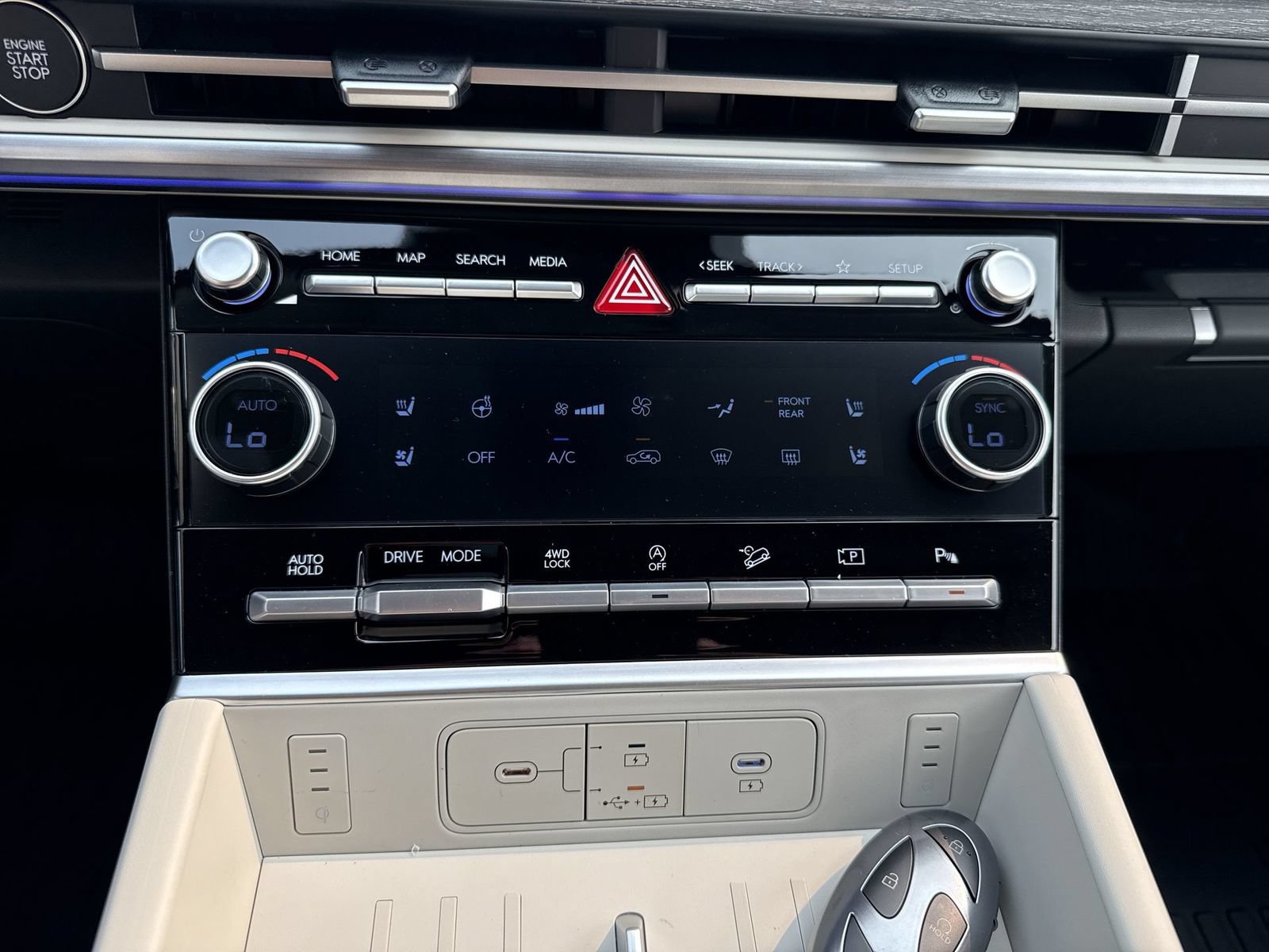 New 2026 Hyundai Santa Fe Limited AWD/4WD image 22