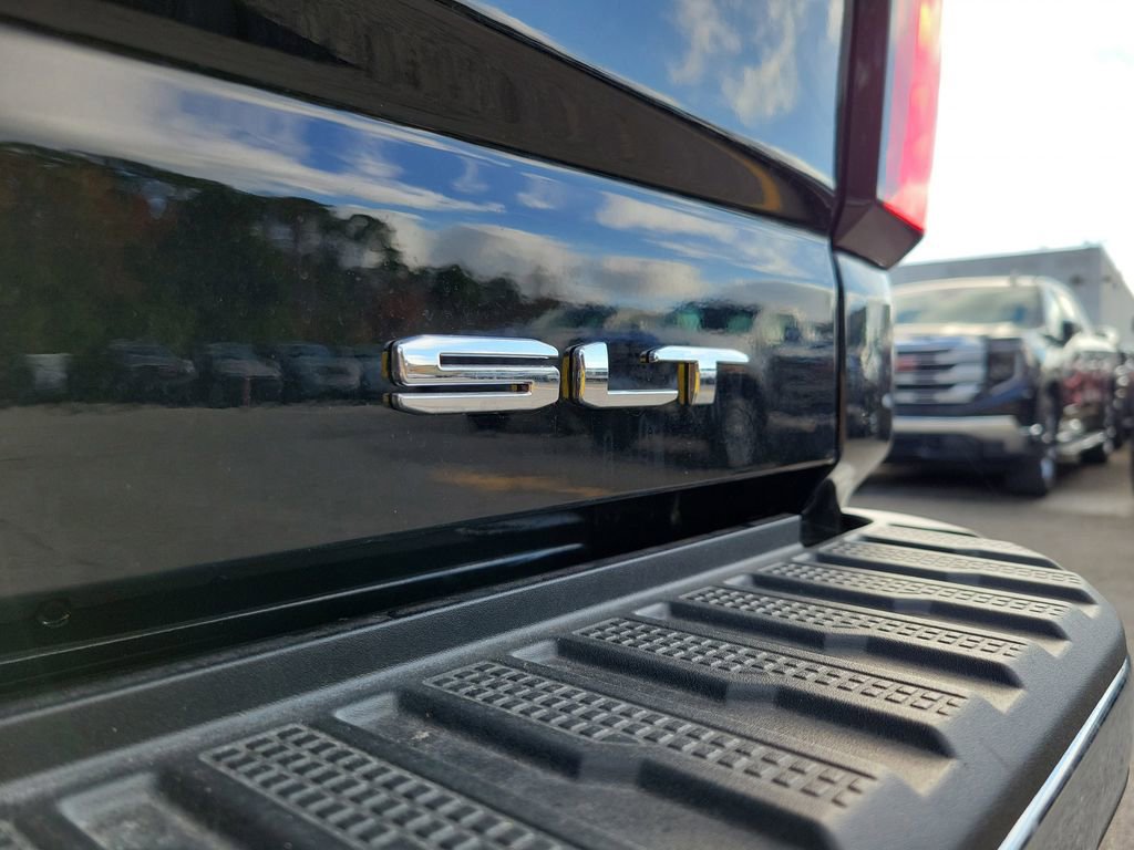 New 2025 GMC Sierra 3500 SLT w/ SLT Premium Package image 10