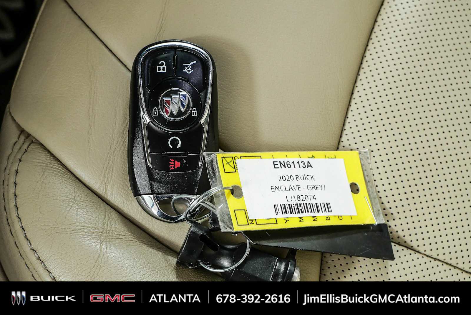 Used 2020 Buick Enclave Premium w/ Sun and Sites Package FWD image 41