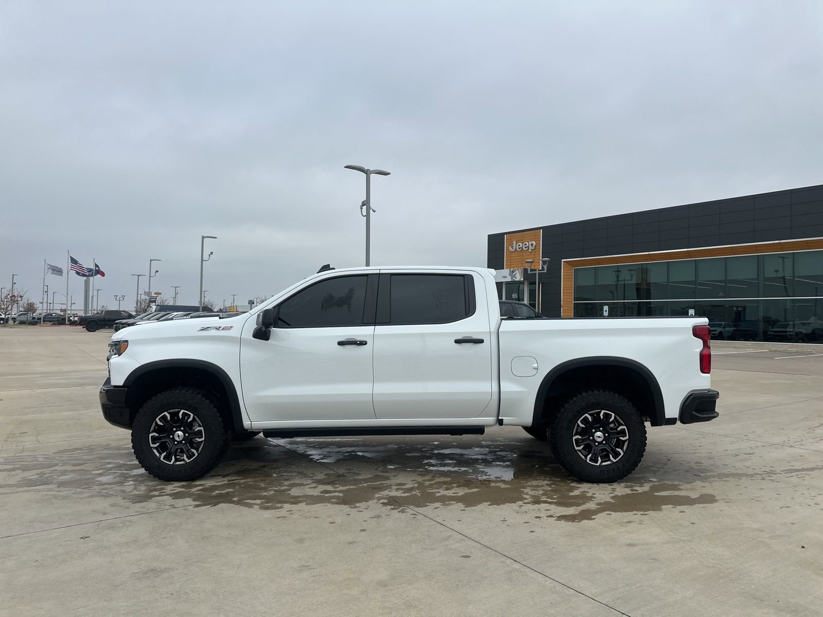 Used 2025 Chevrolet Silverado 1500 ZR2 w/ Technology Package image 2
