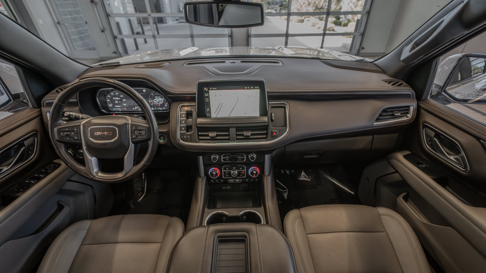 Used 2022 GMC Yukon SLT w/ SLT Premium Package AWD/4WD image 8