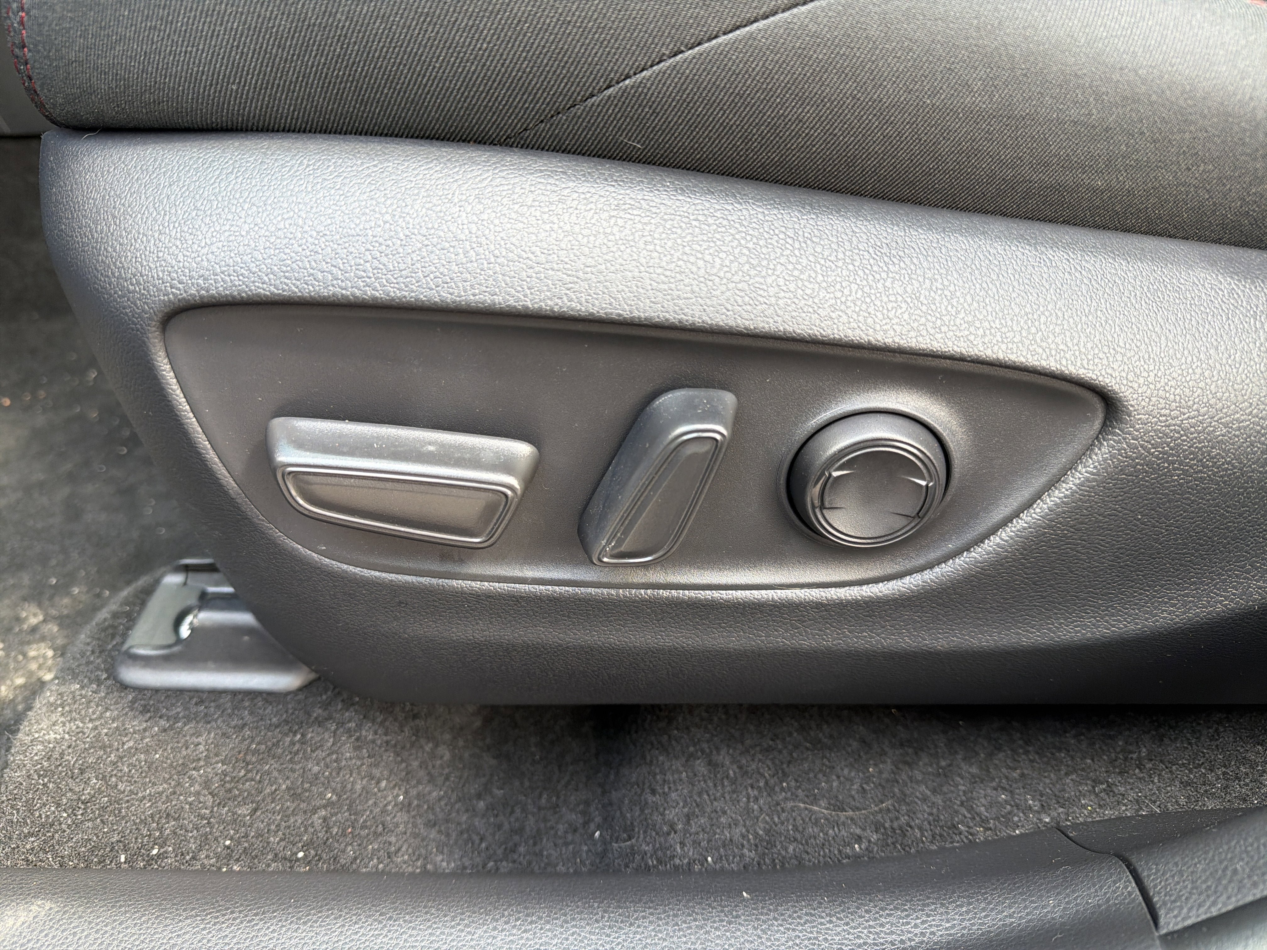 Used 2024 Toyota RAV4 SE w/ Weather & Moonroof Package image 11