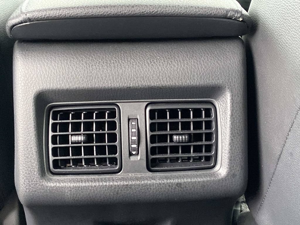 Used 2025 Toyota Camry XSE FWD image 17
