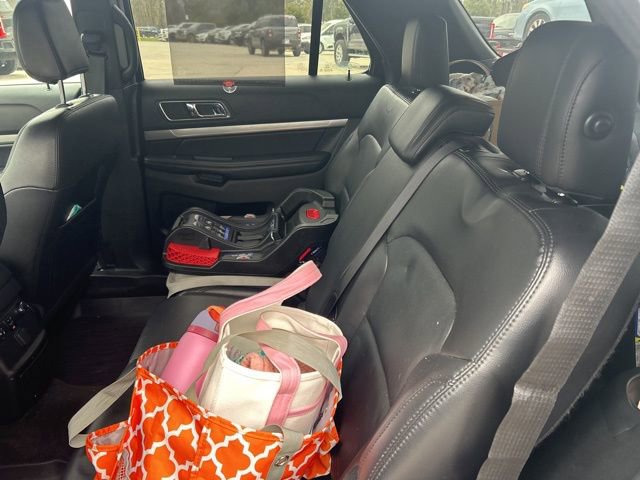 Certified 2018 Ford Explorer XLT w/ Equipment Group 202A image 20