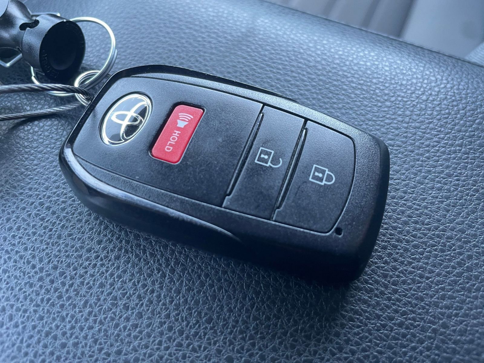 Used 2025 Toyota Tacoma TRD Off-Road image 21