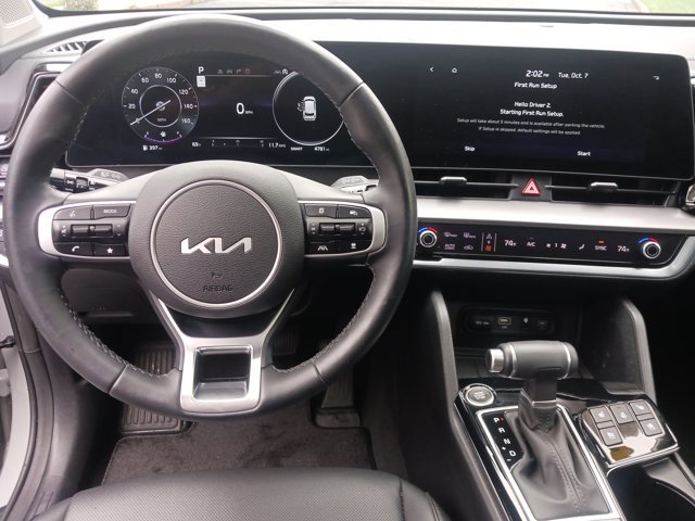 Used 2025 Kia Sportage SX image 14