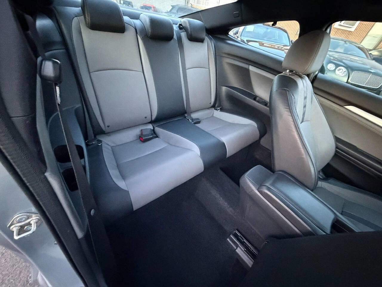 Used 2016 Honda Civic Touring image 14