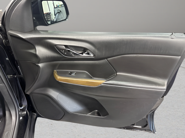 Used 2017 GMC Acadia SLE FWD image 31