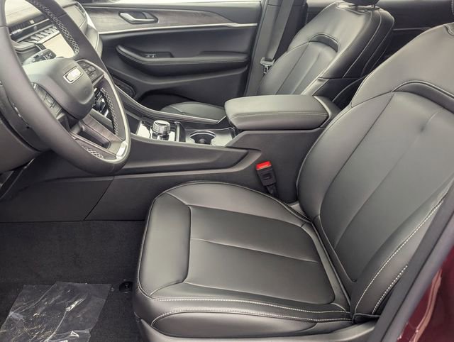 New 2025 Jeep Grand Cherokee Limited image 9