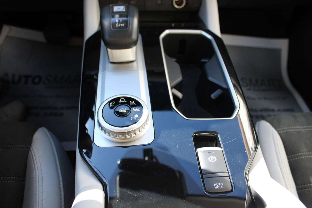 Used 2025 Mitsubishi Outlander SE FWD image 28