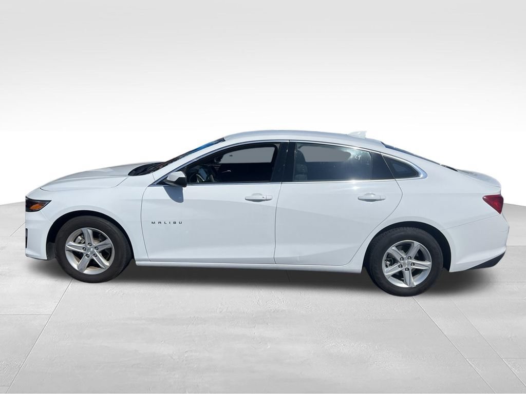 Used 2024 Chevrolet Malibu LT FWD image 3