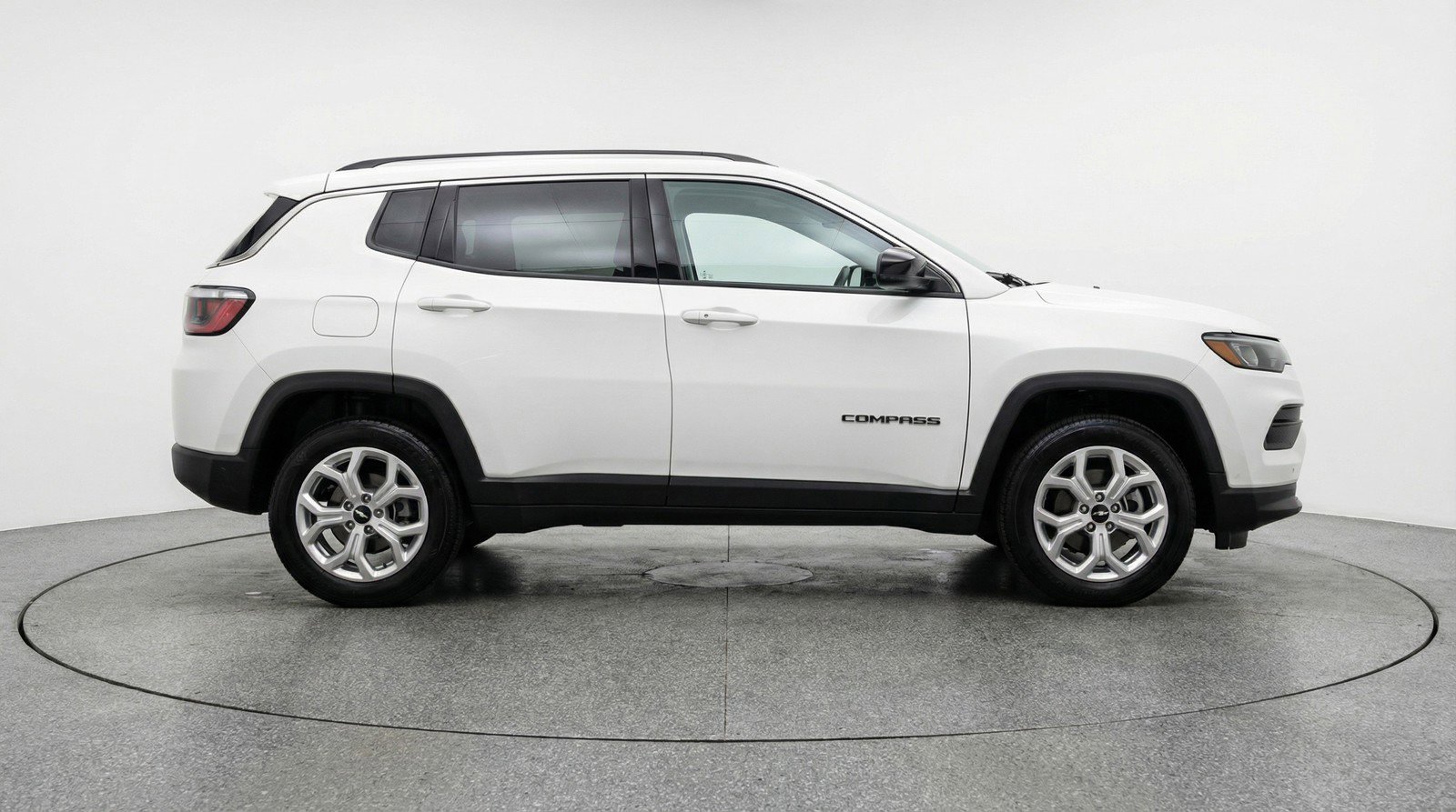 Used 2025 Jeep Compass Latitude image 11