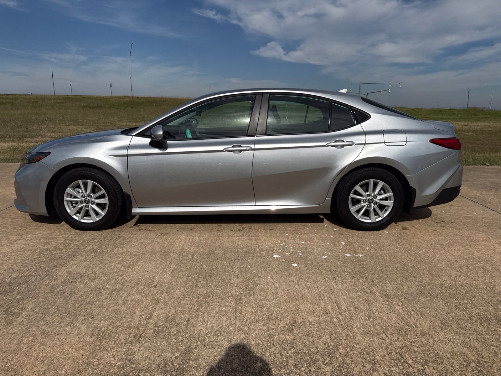 Used 2026 Toyota Camry LE FWD image 2